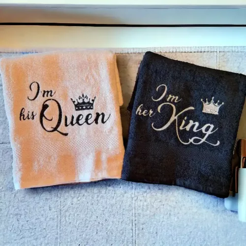 Asciugamani coppia: ricamo Queen & King