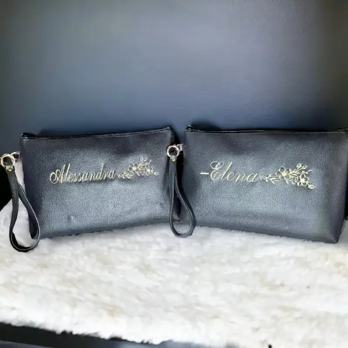 pochette in ecopelle con ricamo personalizzato